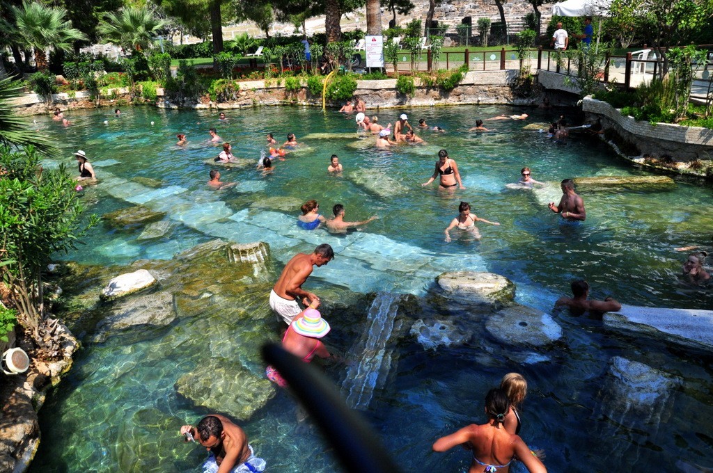 أشياء يمكن ممارستها في تركيا Antique Pool Of Pamukkale City