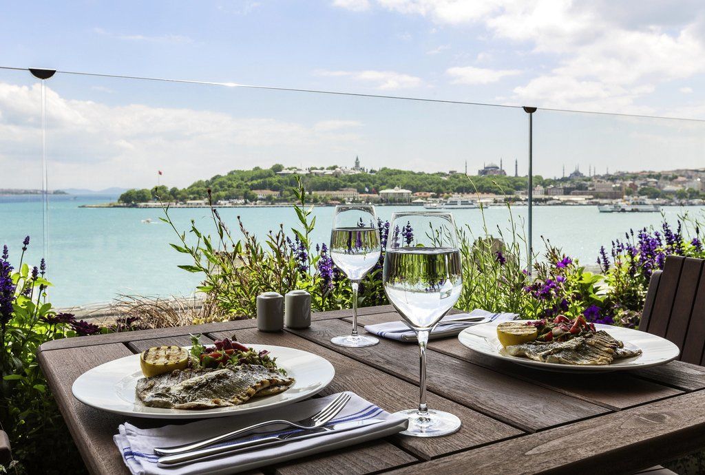 Give Det Havslug 12 BEST RESTAURANTS in Istanbul (with View) → 2023
