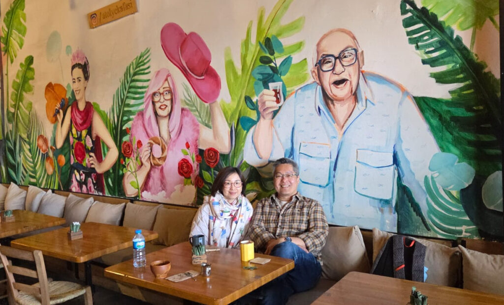 Atölye Kafası, street-art decorated cozy café in Fener-Balat with preserved Byzantine chapel remains.