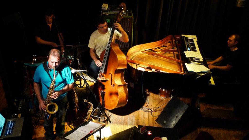 Best Places to Listen to Jazz and Blues in Istanbul
