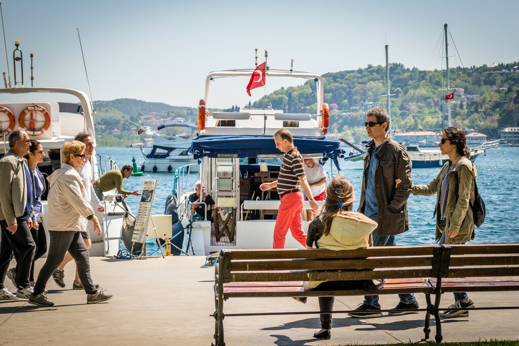 Walking on the Bosphorus shores in Bebek